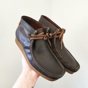 Clarks Wallabee Dark Coffee Boots (Mens 8.5/Womens 10)
